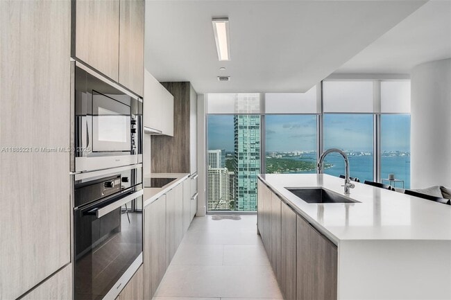 Foto del edificio - 2900 NE 7th Ave