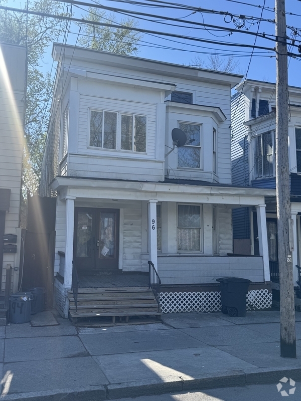 Building Photo - 96 Ontario St
