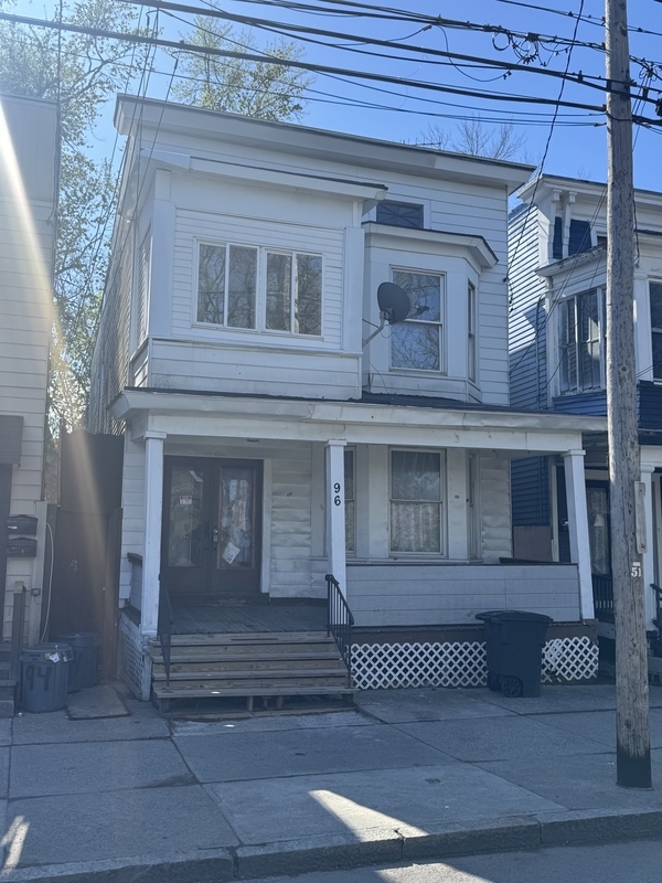 Primary Photo - 96 Ontario St
