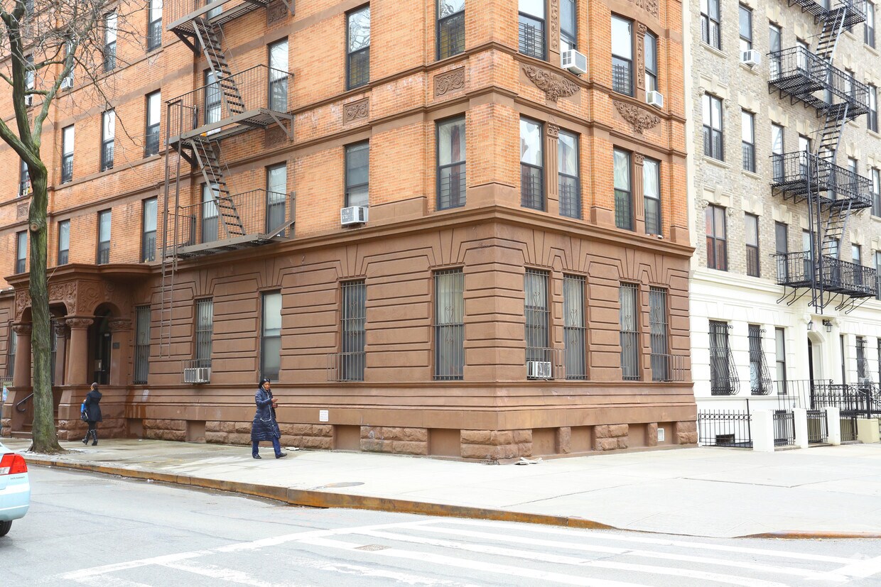 Foto del edificio - 2075 5th Ave