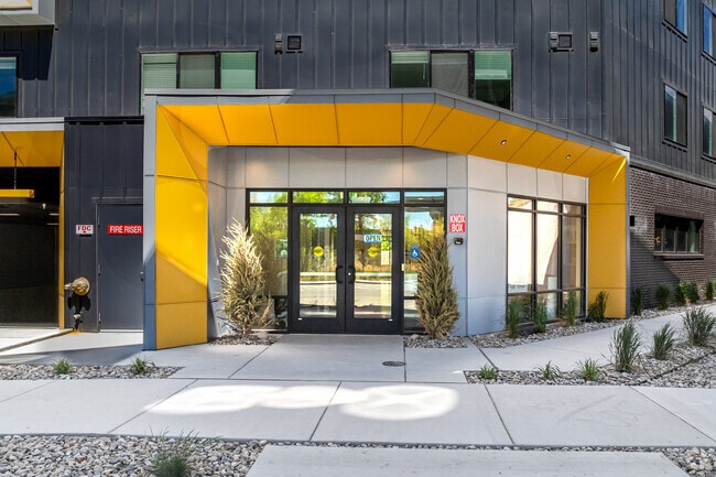 Building Entrance - Alta Vue