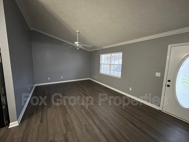 Building Photo - 158 Westscott Dr
