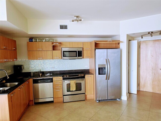 Building Photo - 350 S Miami Ave