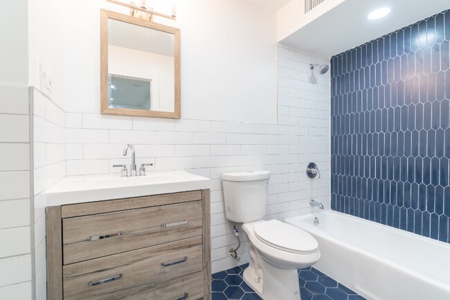 Foto del edificio - 501 Adams Ln