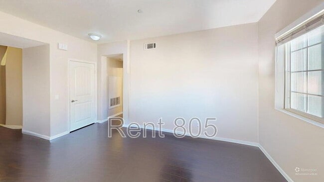 Building Photo - 605 Flathead River St