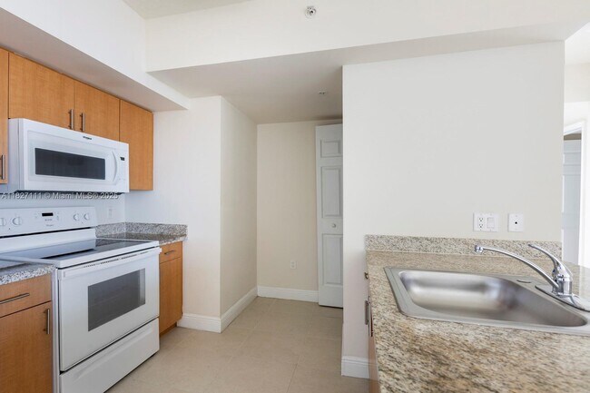 Foto del edificio - 2350 SW 27th Ave