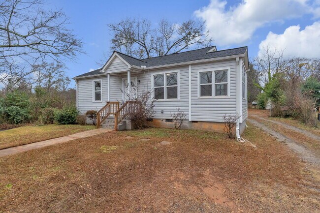 Building Photo - Stylish 2-Bedroom, 1-Bath Home with Contemporary Finishes ($1200/mo rent***)