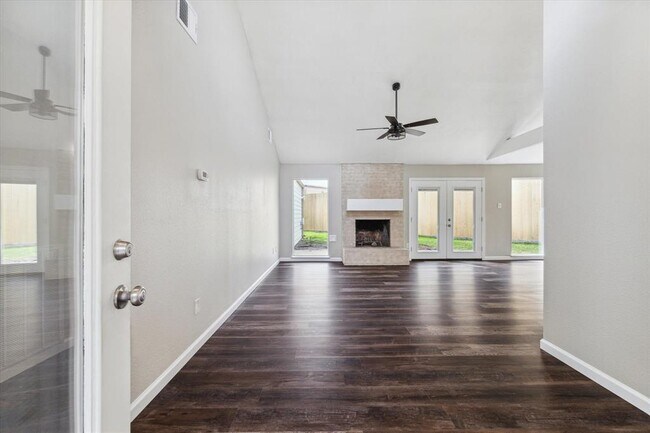 Building Photo - 1367 Du Lock Ln