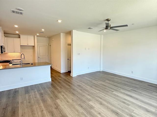 Building Photo - 2556 Campden Mews