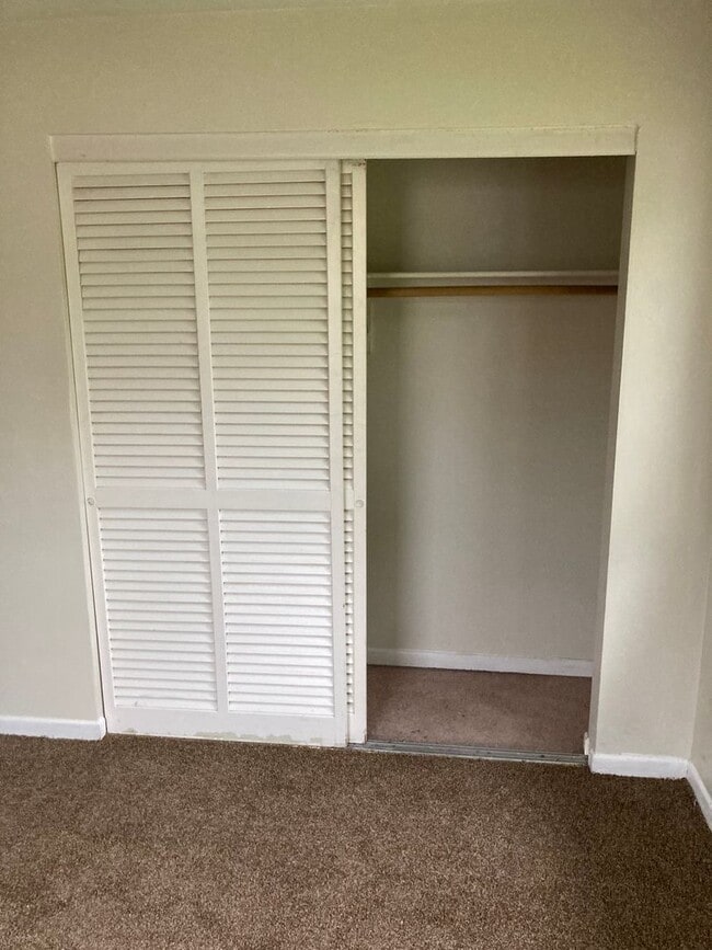 Foto del edificio - 2 Bed 2 Bath Home | Carport | Fenced Yard ...