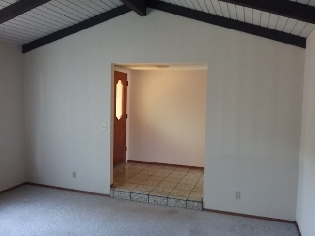 Foto del edificio - 651 Belladonna Ct