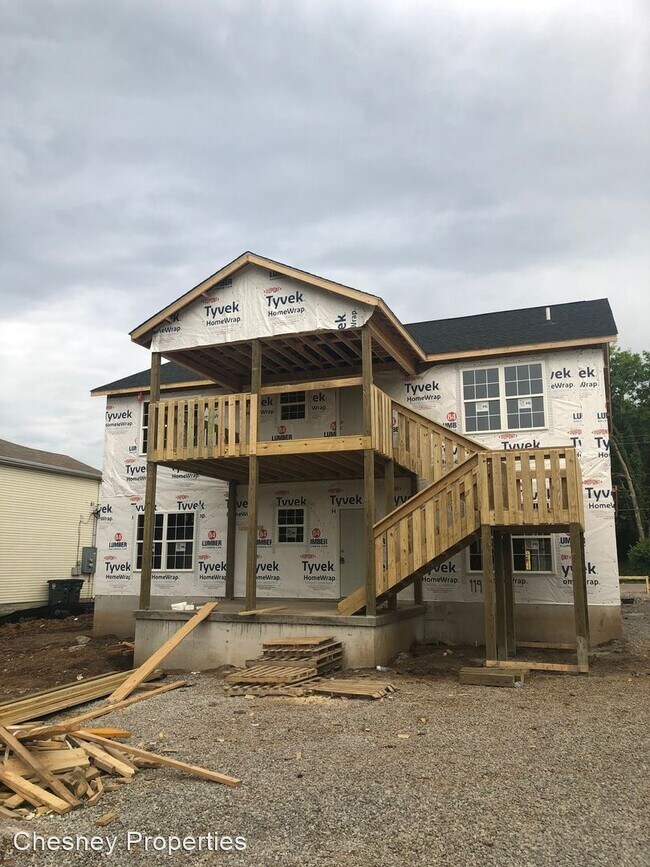 Building Photo - 119 University Ave