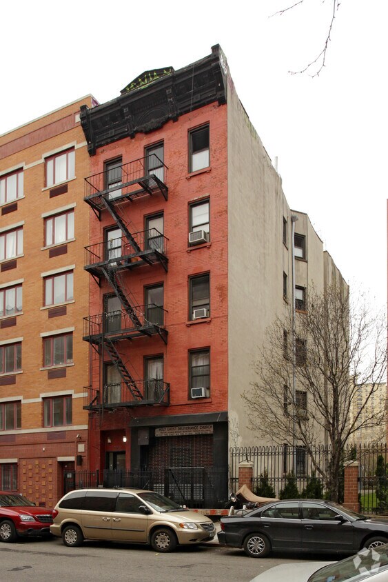 Building Photo - 298 E 3rd St