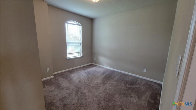 Foto del edificio - 822 Wyndcrest Drive