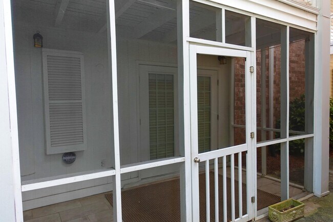 Photo - 965 Cleveland St Townhome