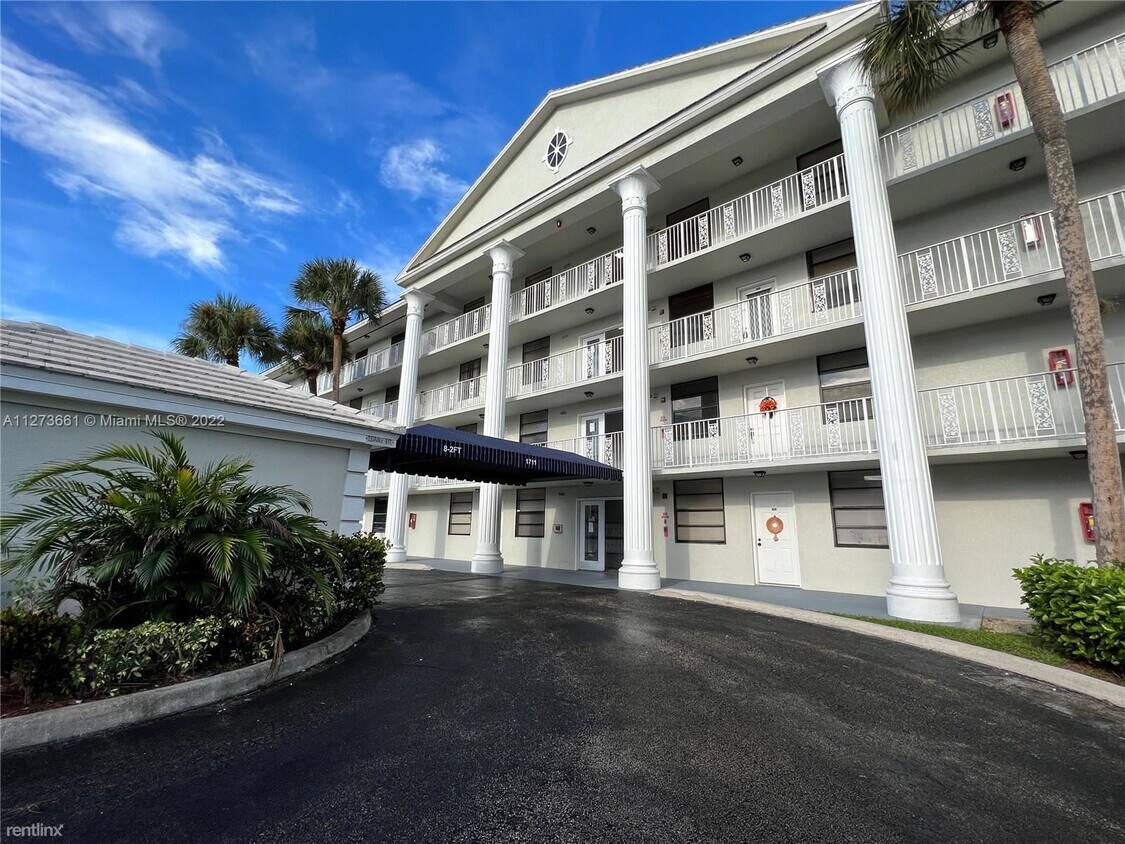 2 br, 2 bath Condo 1711 Whitehall Dr Condo for Rent in Davie, FL