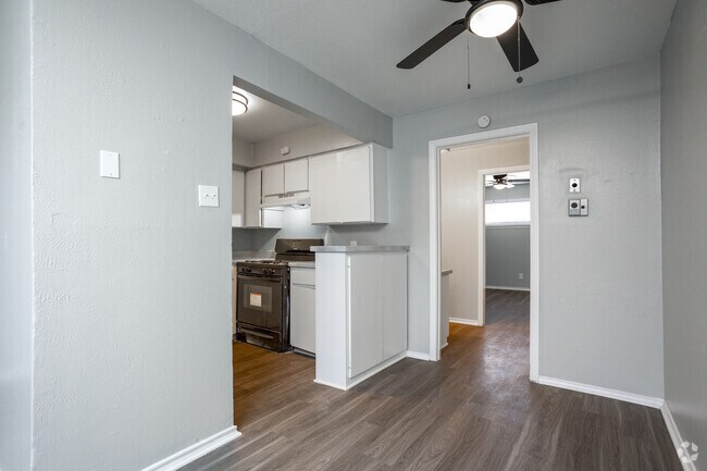 1 habitación, 1 baño, 650 pies cuadrados, cocina y comedor - Dell Marr