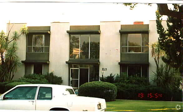 Primary Photo - Oasis Apartments