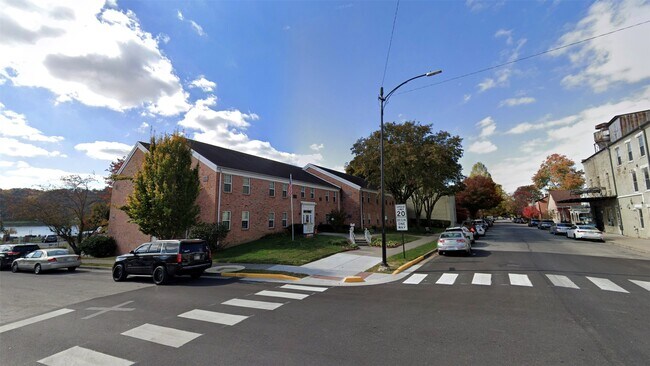 Foto del edificio - 101 W 2nd St