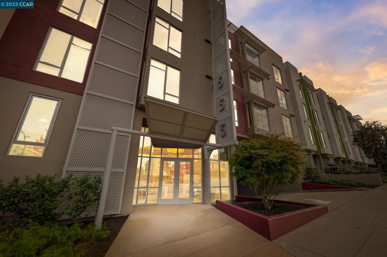 Primary Photo - 555 Ygnacio Valley Rd