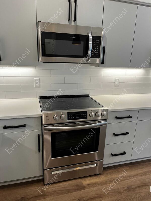 Foto del edificio - 2704 Clifton Ave