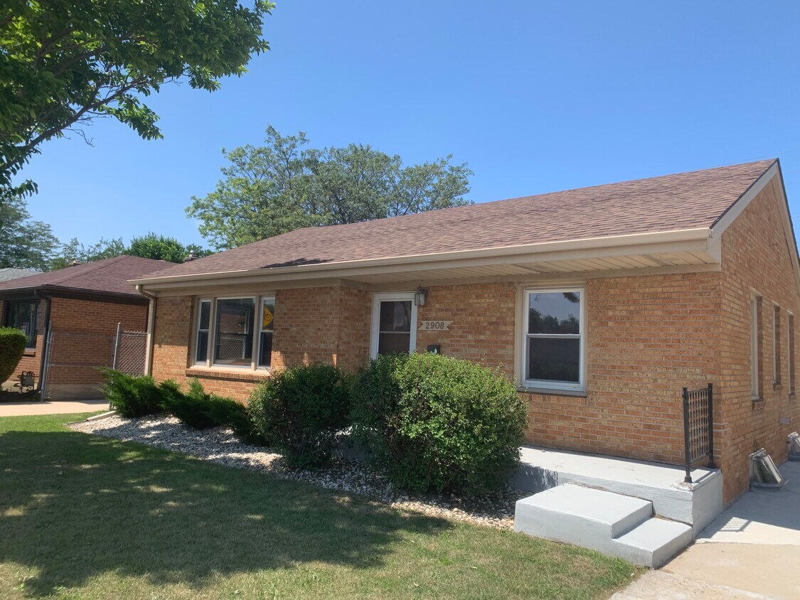 Primary Photo - 2908 Durand Ave