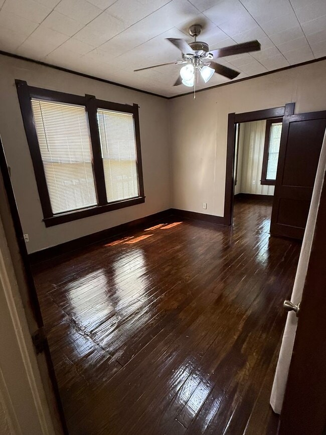 Building Photo - 3 Bedroom, 1 Bathroom Home for Rent in Bea...