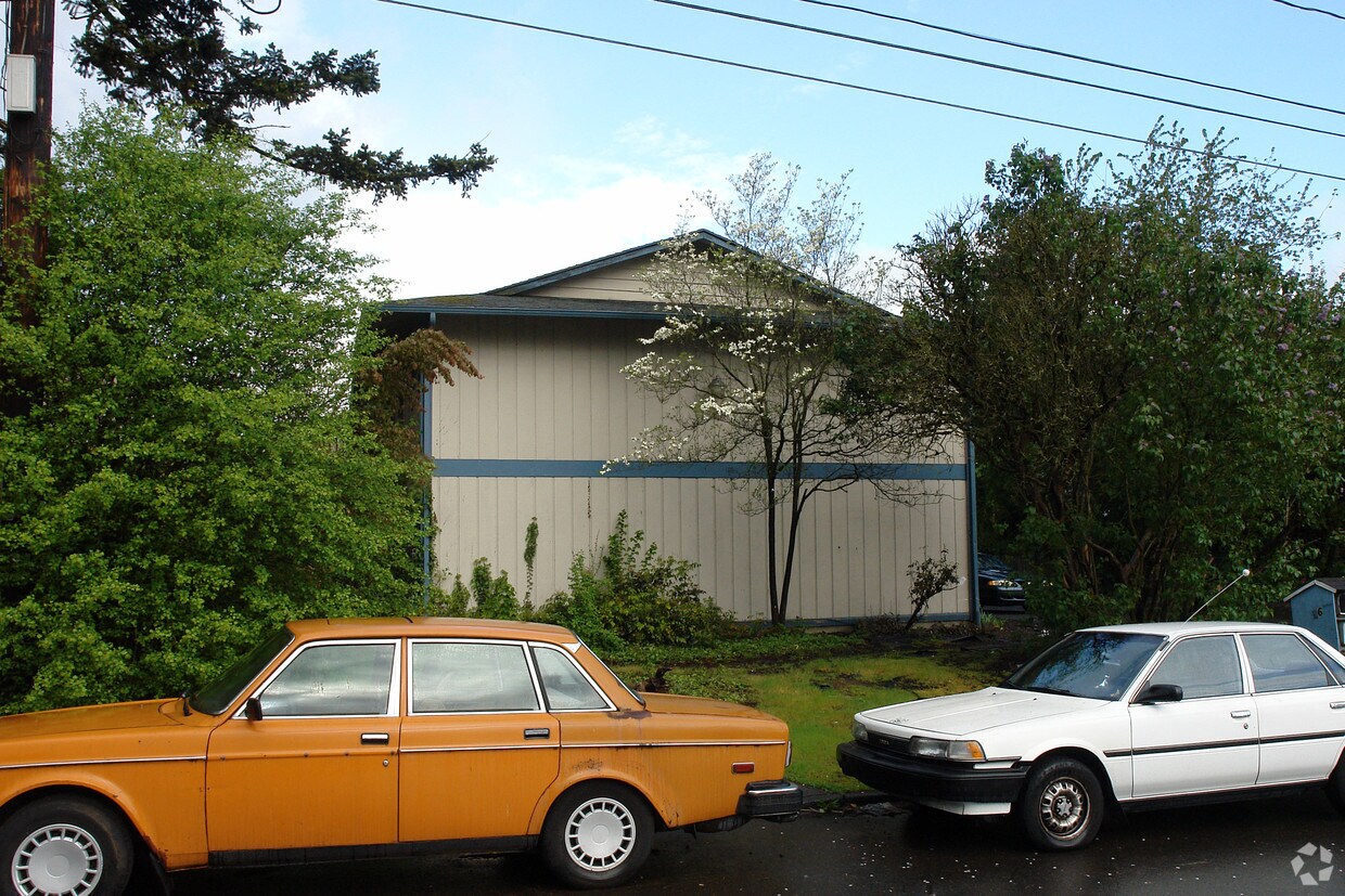 Building Photo - 2601 SE 111th Ave