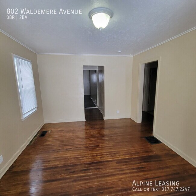 Foto del edificio - 802 Waldemere Ave