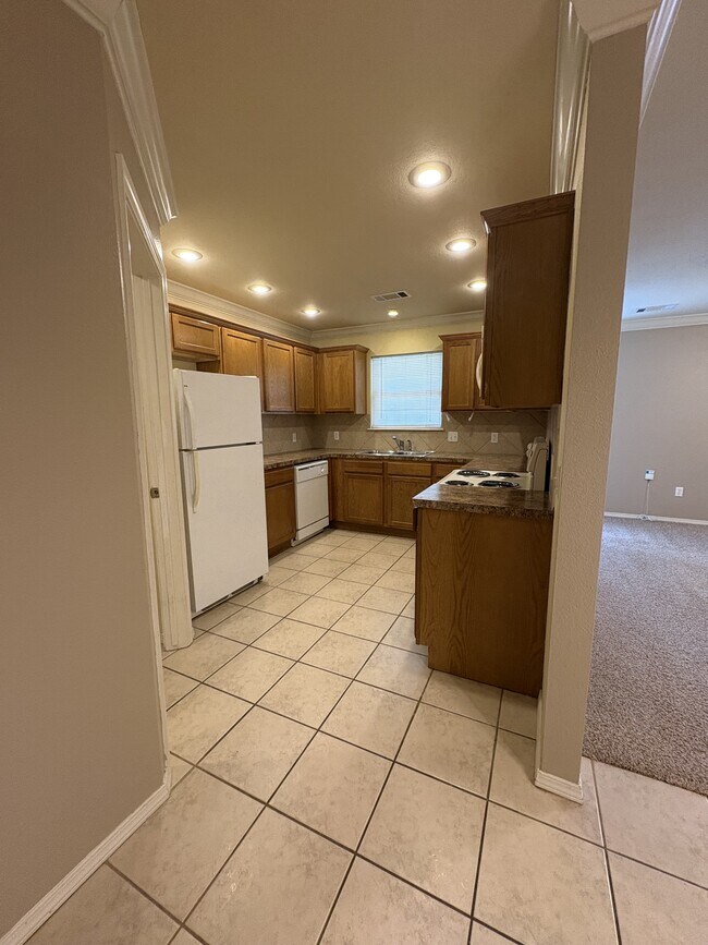 Foto del edificio - 2823 Fairway Hamlet Ct