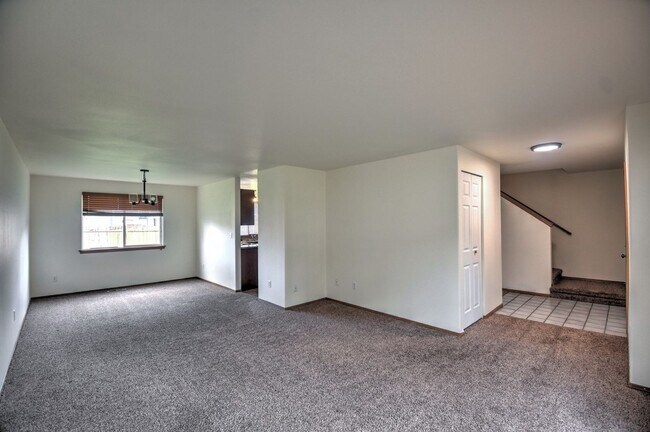 Foto del edificio - Fantastic 4 bedroom home in excellent loca...