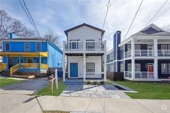 Building Photo - 962 Welch St SW