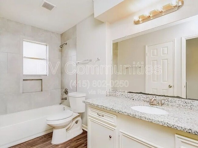 Building Photo - 11418 Creekhurst Dr