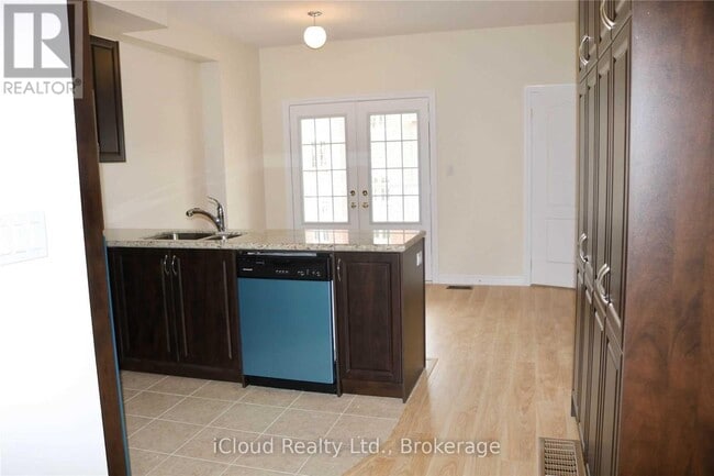 Building Photo - 16 Miami Grove