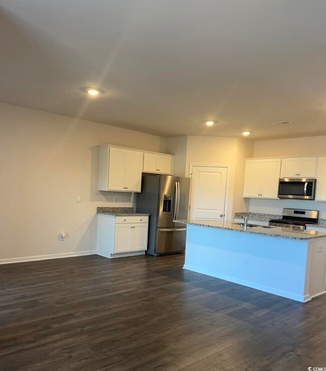 Building Photo - 3789 Bells Lk Cir