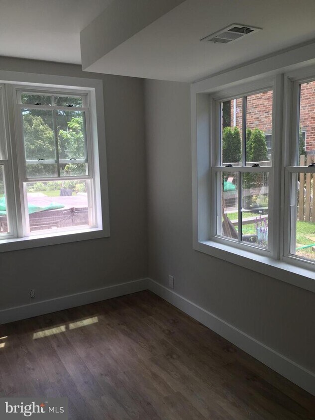 Foto principal - 151 S Pershing Dr
