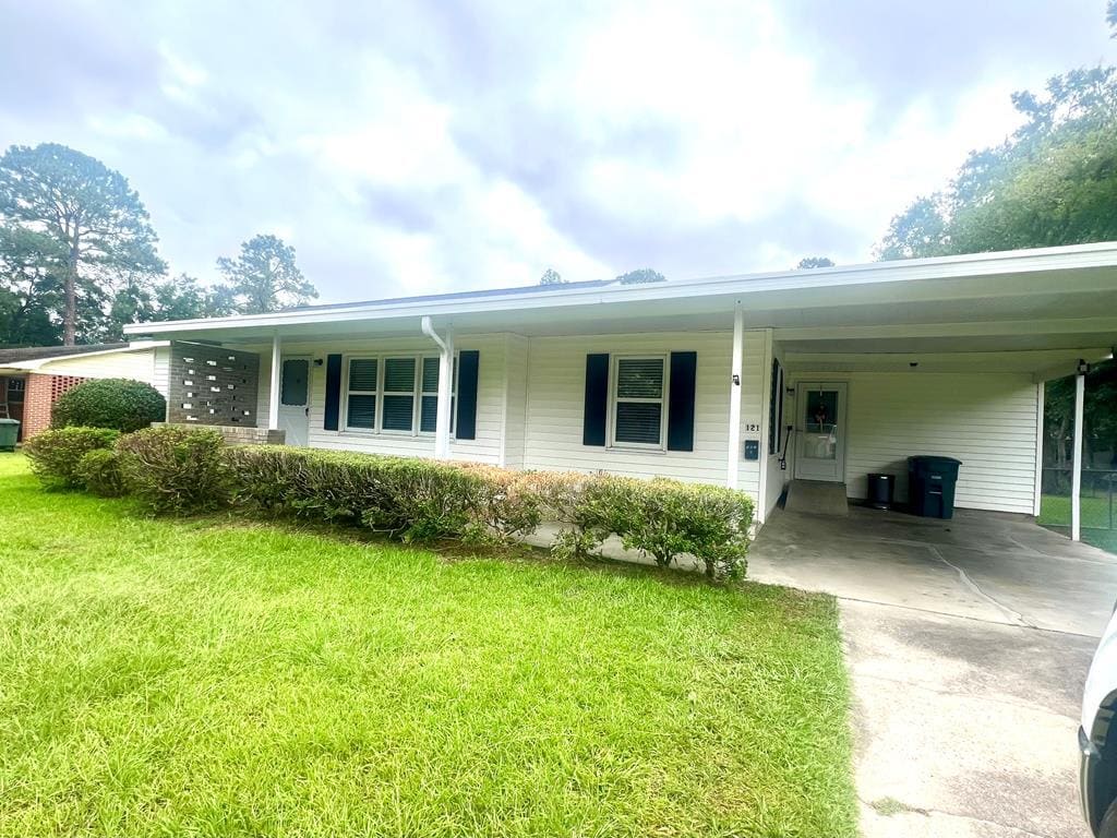 Primary Photo - 121 Orchard Ln