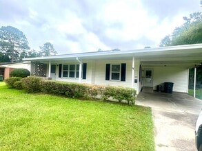 Building Photo - 121 Orchard Ln