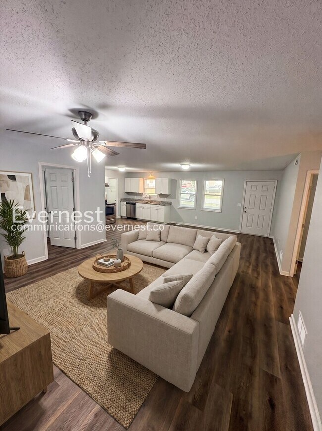 Foto del edificio - 711 W Creek Cir