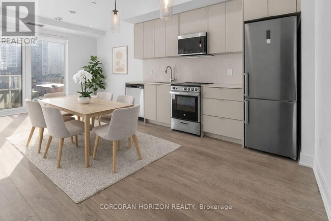 Building Photo - 2088 James St