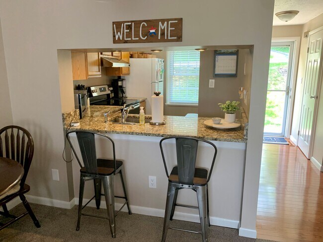 Foto del edificio - 222 Shadowlawn Cir