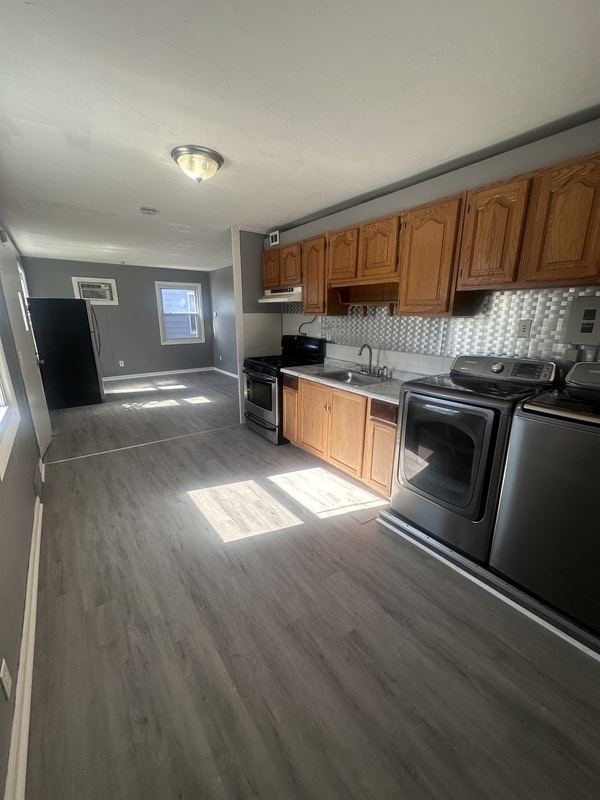 16313 Clearview Ave Cleveland, OH 44128 – photo 1