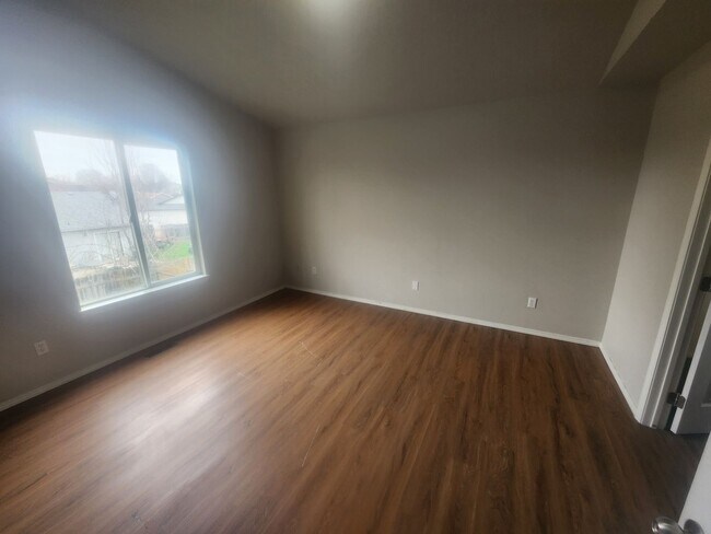 Building Photo - Nice 3 bedroom home