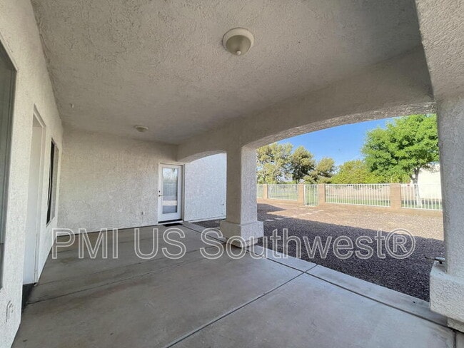 Building Photo - 2007 Lause Bay