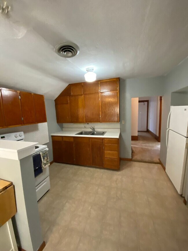 Foto del edificio - 1115 McClellan St