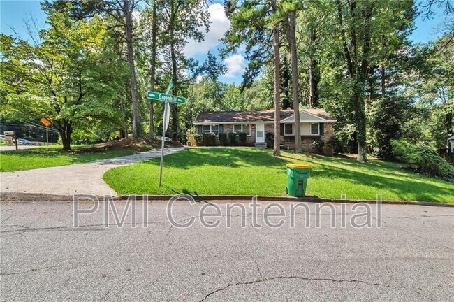 Foto del edificio - 484 Evergreen Dr