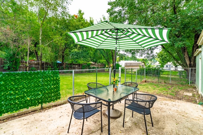 Photo - 1201 W Alan Ave House