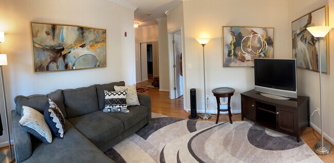 Foto del edificio - 4550 Strutfield Ln