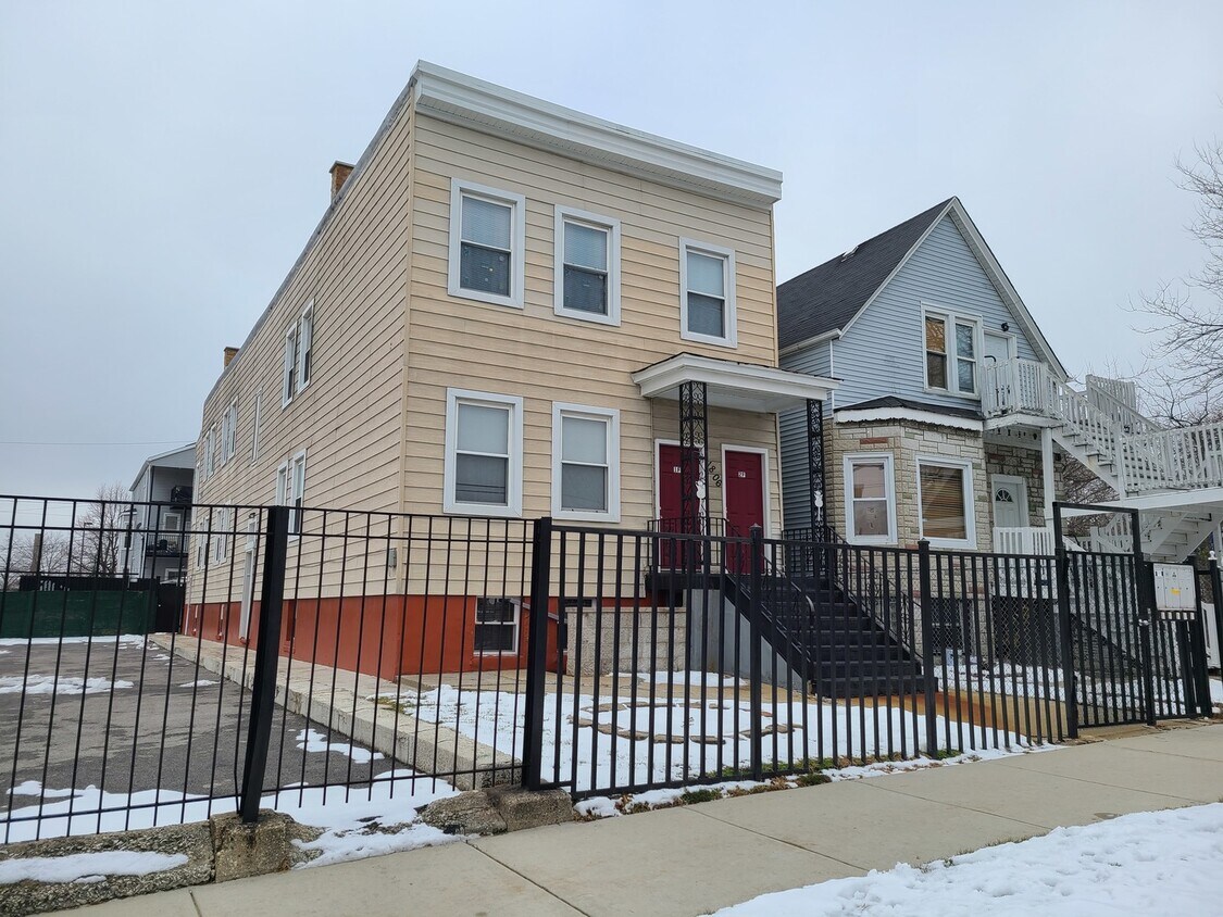 Primary Photo - 1806 N Monticello Ave