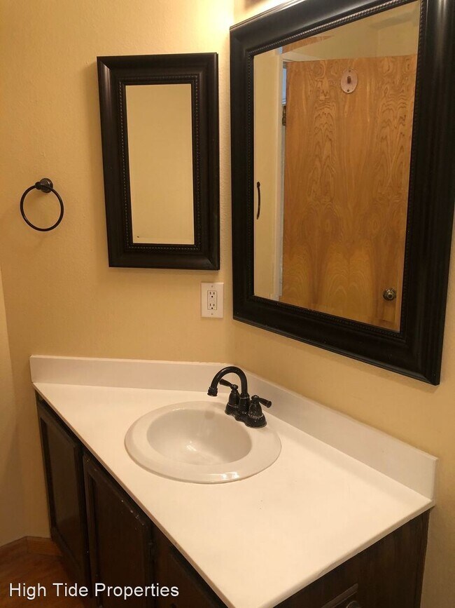 Building Photo - 2 br, 2 bath House - 3775 Boundary St #5